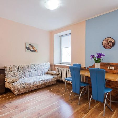 Cozy Apartments Near Olympic Stadium 키예프 외부 사진